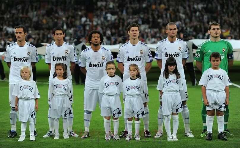 安帅现场观看皇马B队比赛 小将阿里巴斯表现抢眼 安帅现场观看皇马B队比赛 小将阿里巴斯表现抢眼